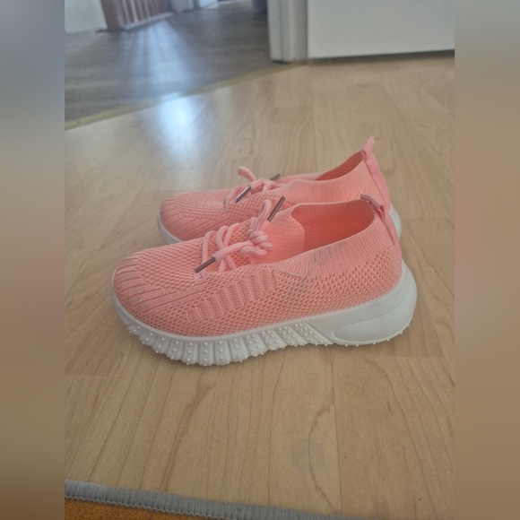 Amazon Toddler girl size 9 slip on or tie pink shoes - Picture 3 of 6